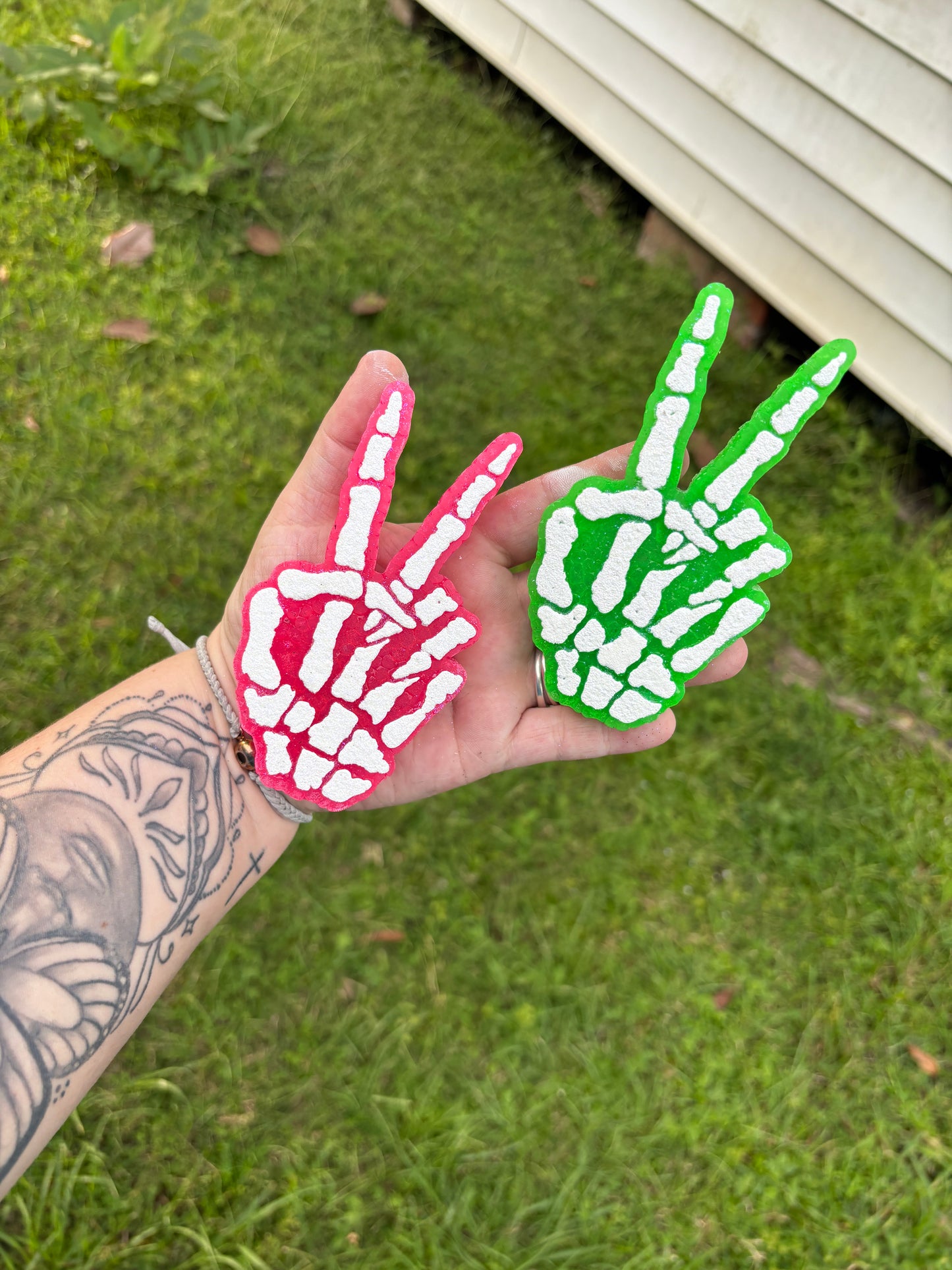 Skeleton Peace Hand