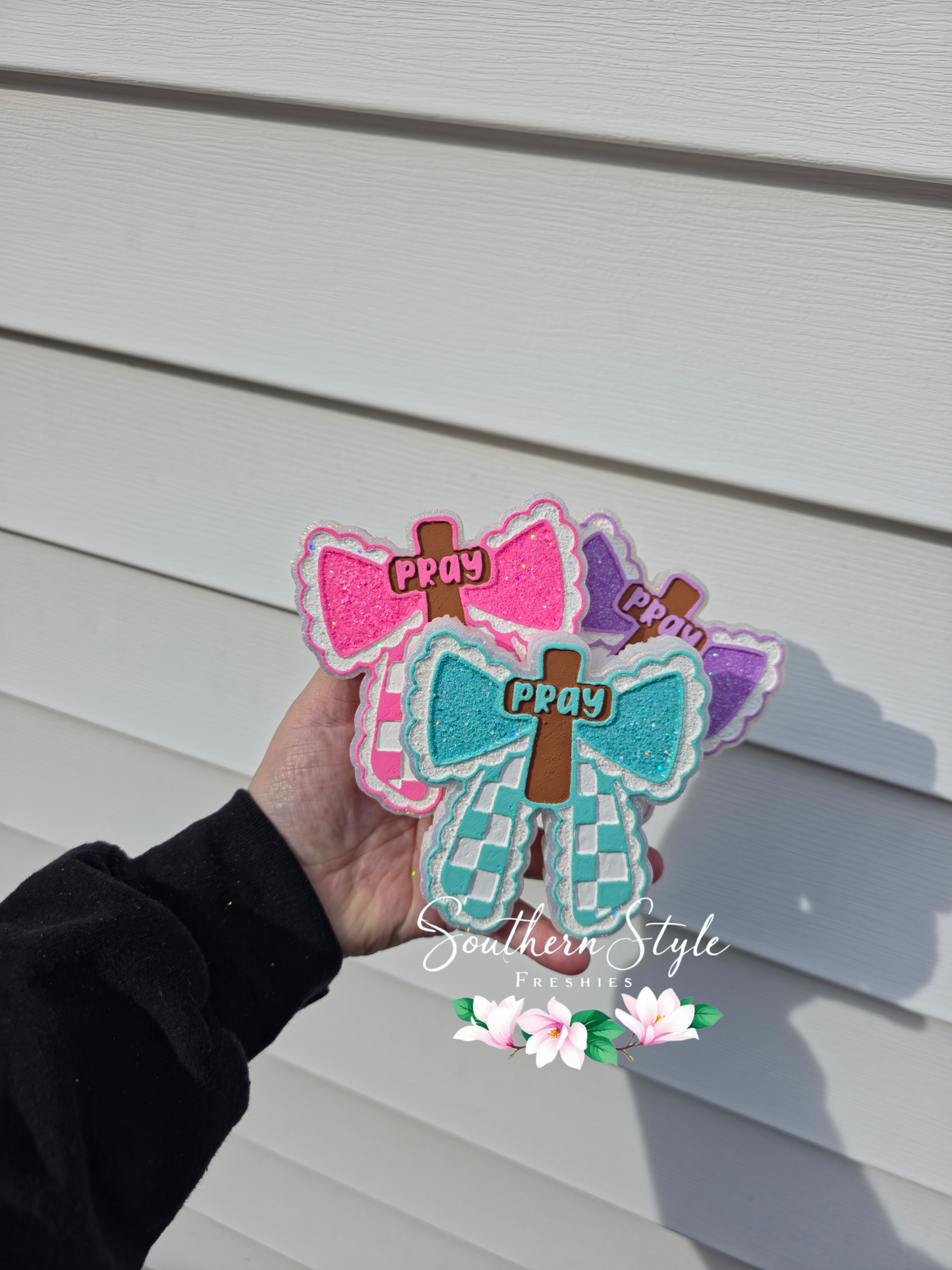 Pray with Cross Checkered Bow